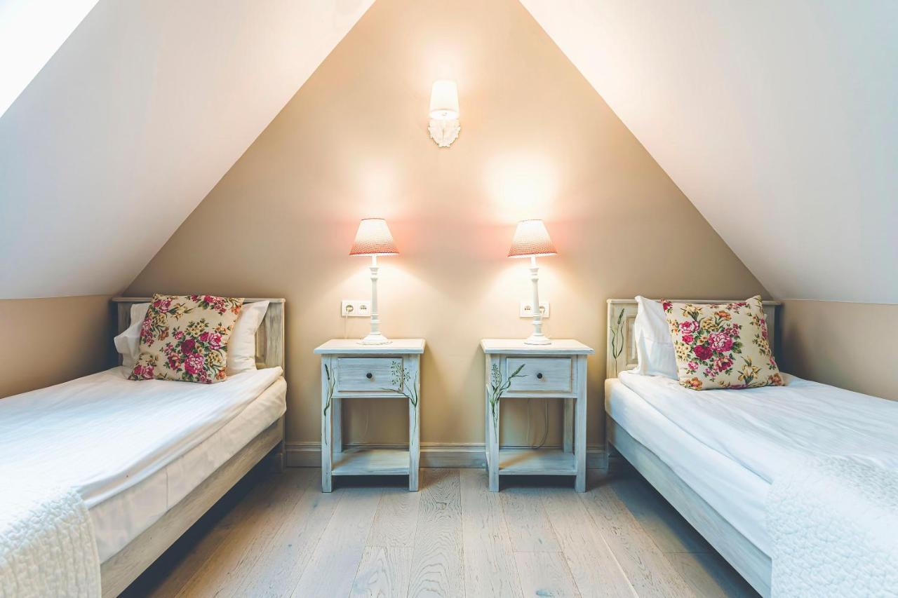 Lubinowe Wzgorze - Wioska Zdrowia Hotel Naleczow Ngoại thất bức ảnh