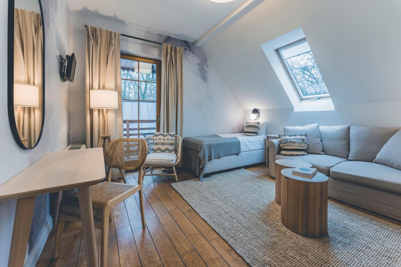Lubinowe Wzgorze - Wioska Zdrowia Hotel Naleczow Ngoại thất bức ảnh